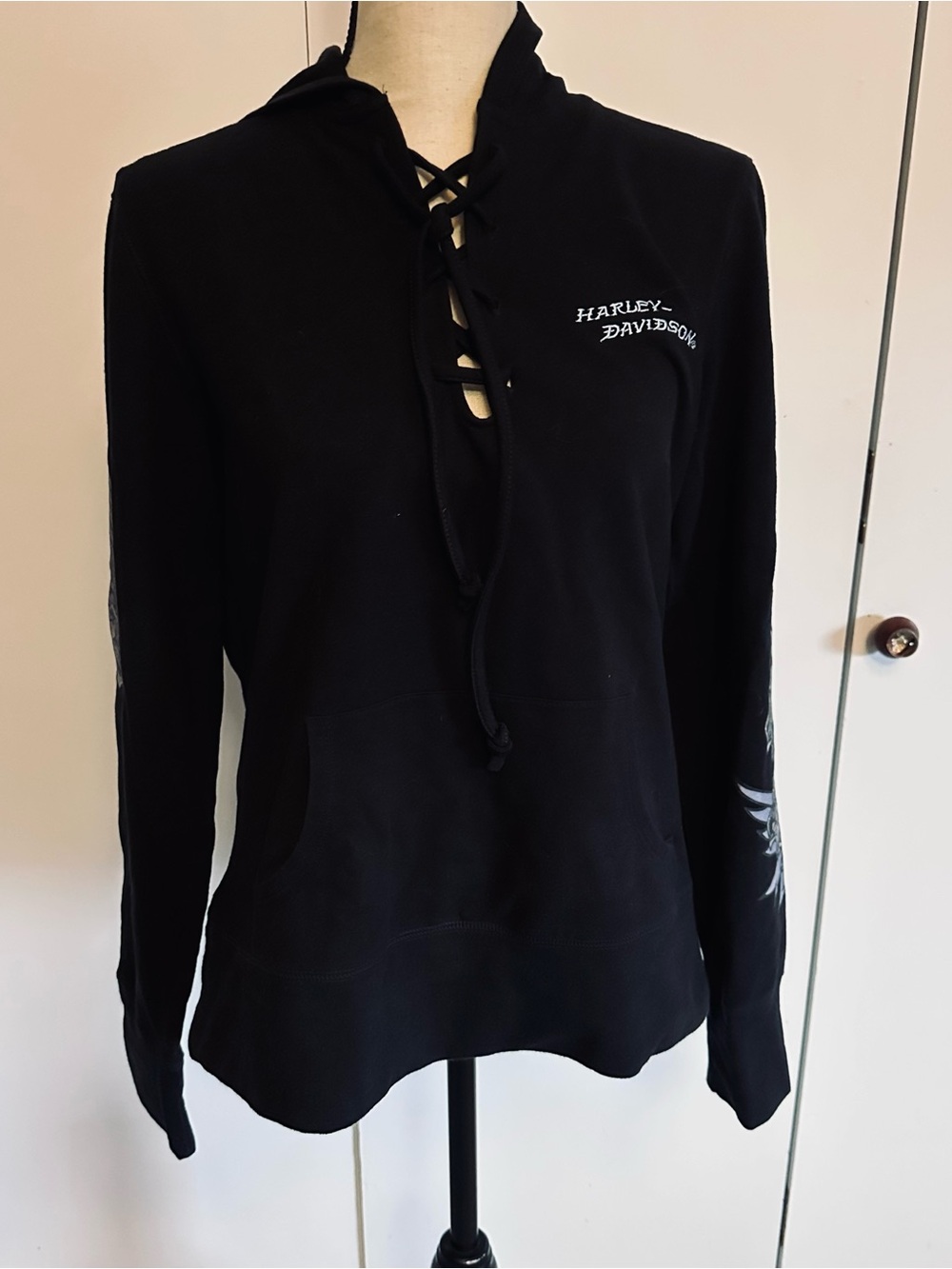 Harley-Davidson Women’s Tops. Hoodie and 2 long sleeve tops - Picture 12 of 12